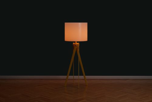 Photo Scandinavian wood tripod floor lamp