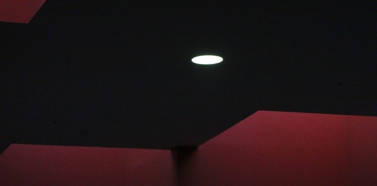 Photo recessed light