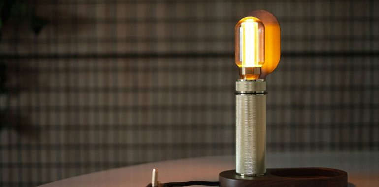 Photo travertine block lamp